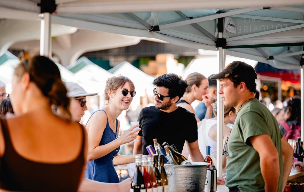 participants à la foire des vins et cidres d'ici du Marché Jean-Talon