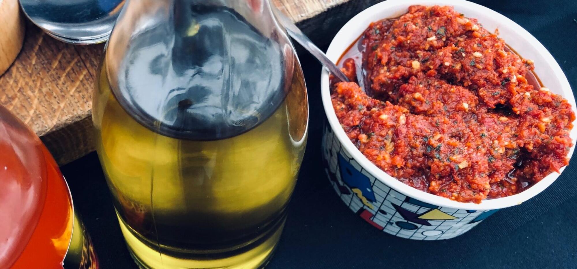 Pesto aux tomates séchées et à l'ail rôti d'Elena