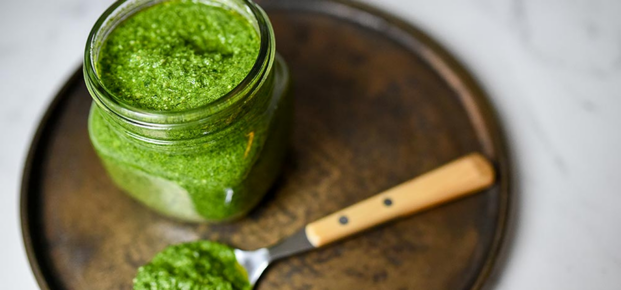 Pesto estival aux fines herbes