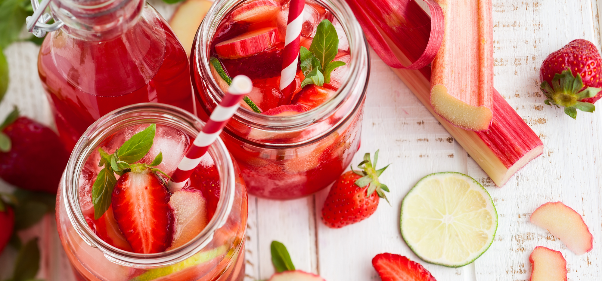 Limonade fraises-rhubarbe-basilic