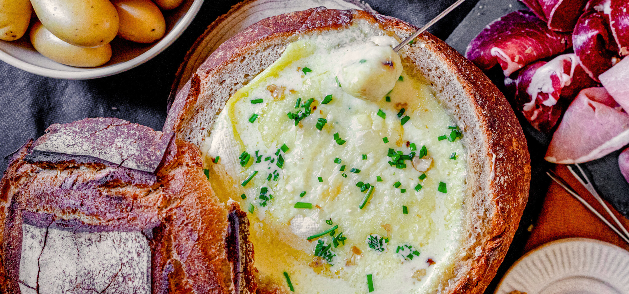 Reblochon or Kénogami surprise bread fondue