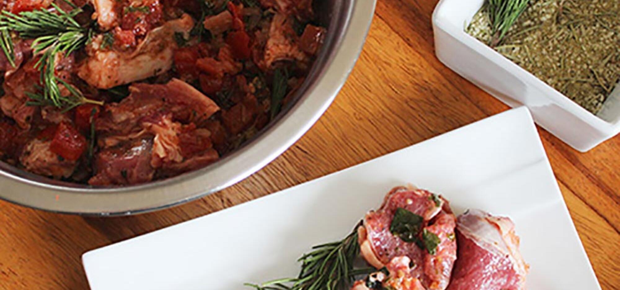 Brochettes d’agneau à la Bruschetta biologique