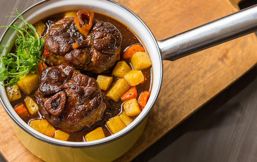 Osso buco de porc du Québec, sauce au caribou et légumes-racines