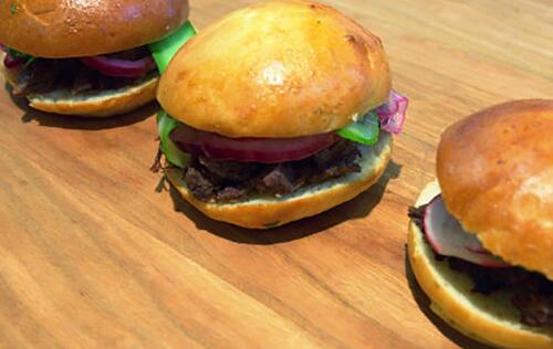 Mini-burgers de bœuf effiloché