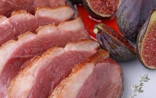 Magret de canard aux figues et cinq parfums