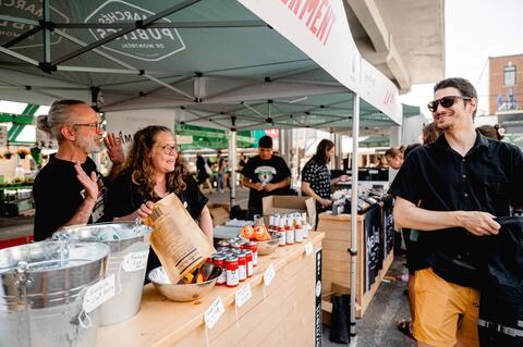 dégustation de sauces piquantes marche jean-talon