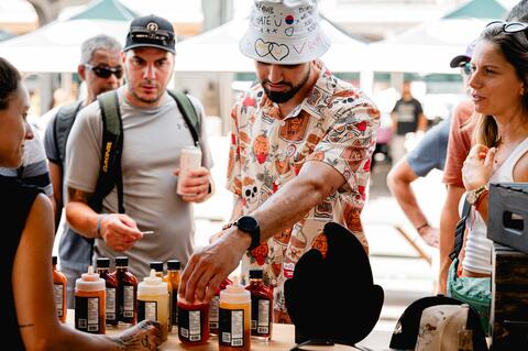 dégustation de sauces piquantes marche jean-talon