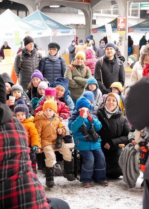 enfants au marche jean-talon