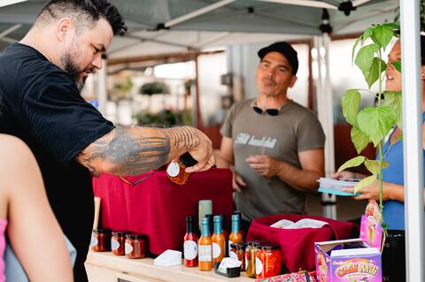dégustation de sauces piquantes marche jean-talon