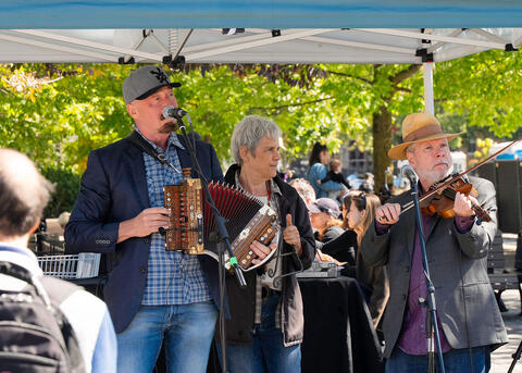 Musiciens au Oktoberfest du Marché Maisonneuve