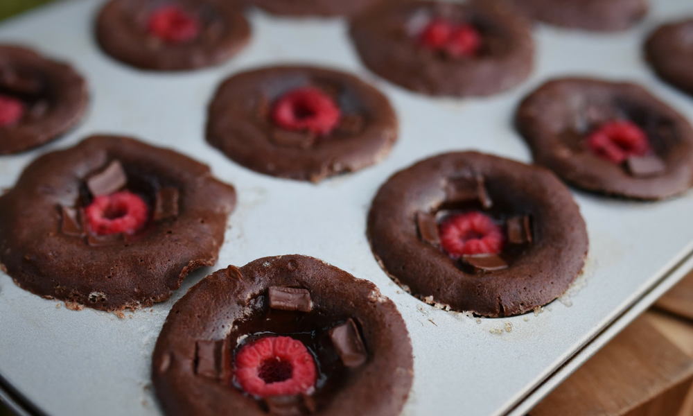 Chocolate-Raspberry Fondants, Desserts et collations
