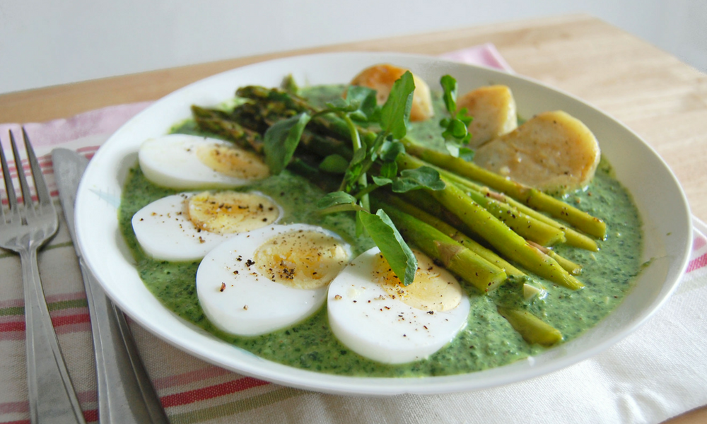 A Springtime Recipe: Asparagus with Herb Sauce, Plats principaux